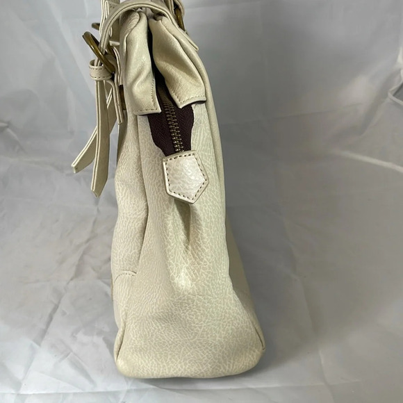 MATT & NAT Shoulder Bucket Bag Cream Phone Pocket Zip Vegan Grain Leather *As Is - Picture 6 of 15